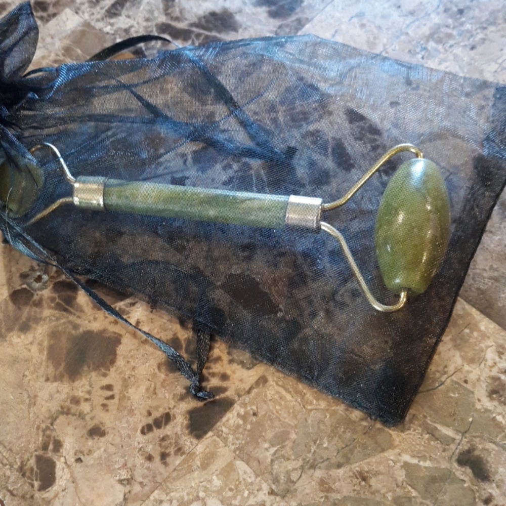 Facial massager
